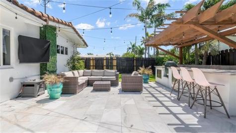 2800 NE 53rd Street Lighthouse Point FL 33064