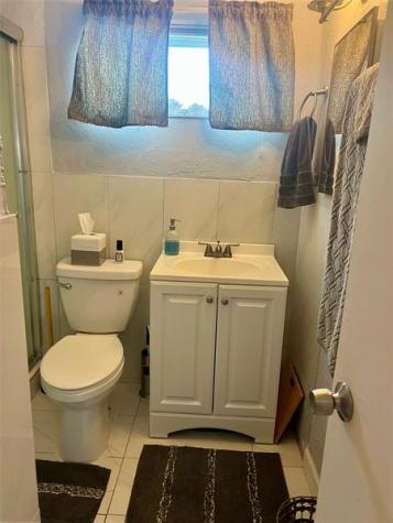 1500 NW 32nd Avenue Lauderhill FL 33311