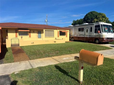 1500 NW 32nd Avenue Lauderhill FL 33311