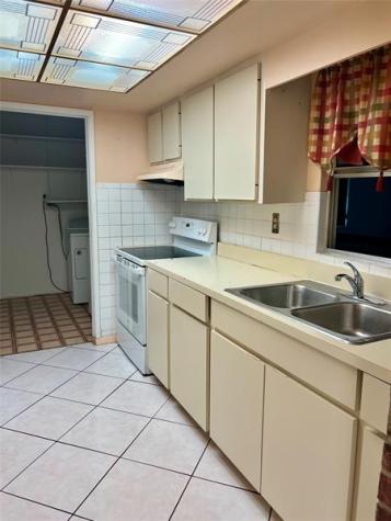 1500 NW 32nd Avenue Lauderhill FL 33311