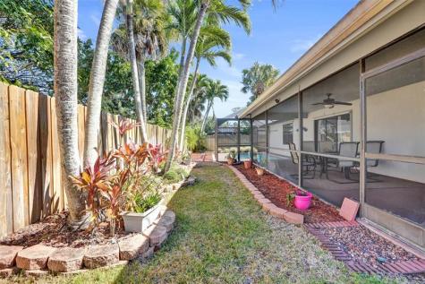 141 Roycourt Circle Royal Palm Beach FL 33411