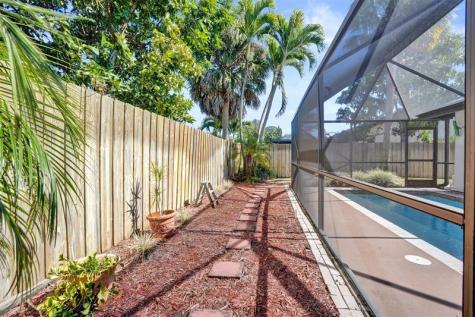 141 Roycourt Circle Royal Palm Beach FL 33411