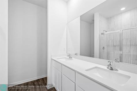 256 SW Grove Avenue Port St Lucie FL 34983