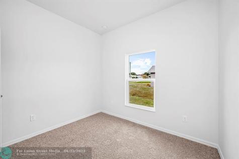 256 SW Grove Avenue Port St Lucie FL 34983