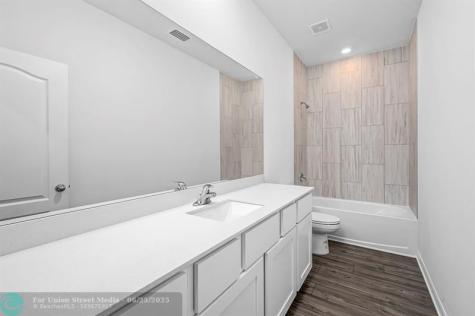 256 SW Grove Avenue Port St Lucie FL 34983