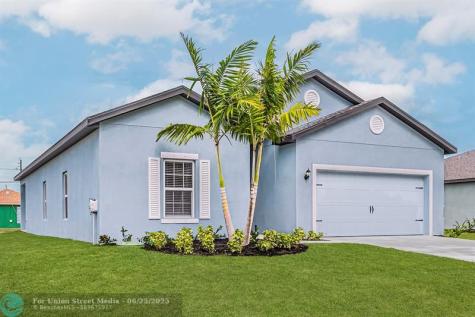 256 SW Grove Avenue Port St Lucie FL 34983