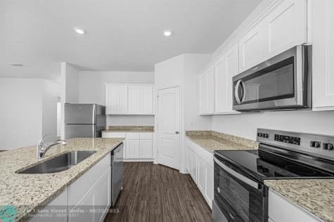 256 SW Grove Avenue Port St Lucie FL 34983