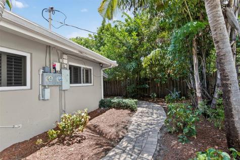2115 NE 15th Avenue Wilton Manors FL 33305