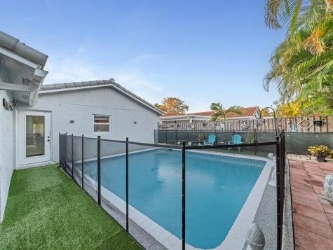 2501 NW 98th Way Coral Springs FL 33065