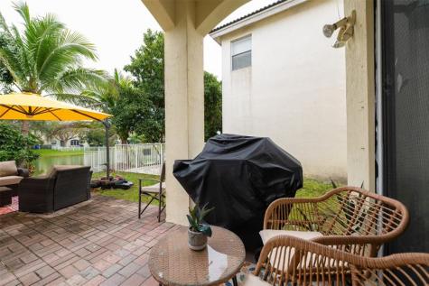 2257 NW 77th Terrace Pembroke Pines FL 33024