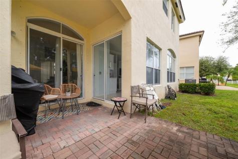 2257 NW 77th Terrace Pembroke Pines FL 33024