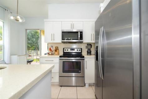 2257 NW 77th Terrace Pembroke Pines FL 33024