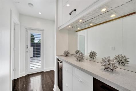 1701 NE 40th Street Oakland Park FL 33334