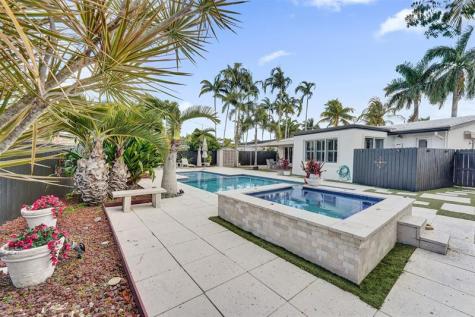1701 NE 40th Street Oakland Park FL 33334