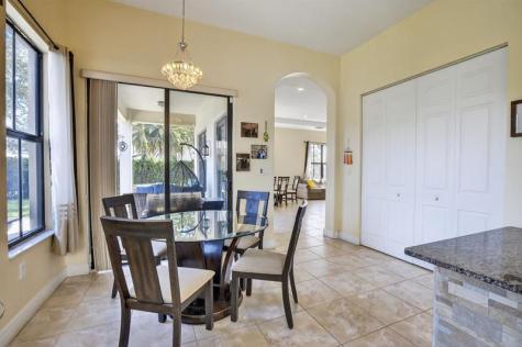 8541 NW 38th Street Cooper City FL 33024