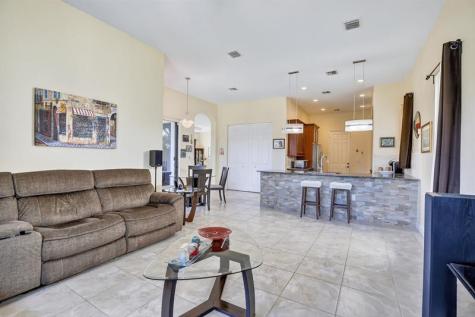 8541 NW 38th Street Cooper City FL 33024