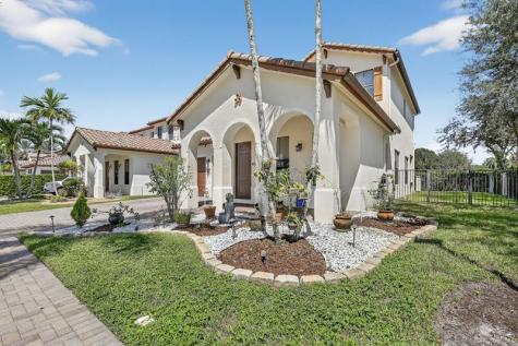 8541 NW 38th Street Cooper City FL 33024