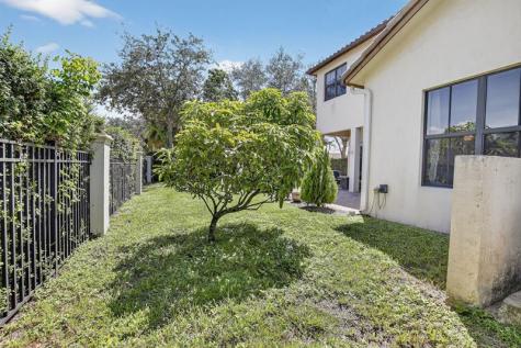 8541 NW 38th Street Cooper City FL 33024