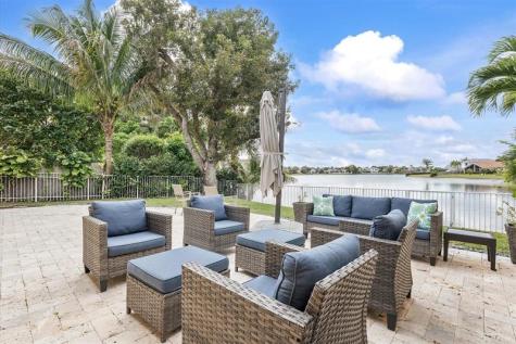 15561 NW 12th Place Pembroke Pines FL 33028