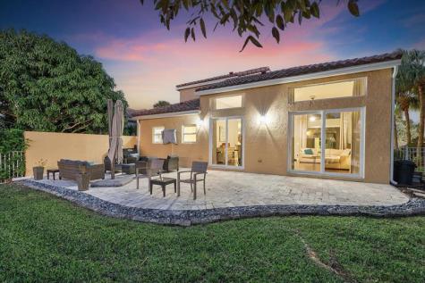 15561 NW 12th Place Pembroke Pines FL 33028