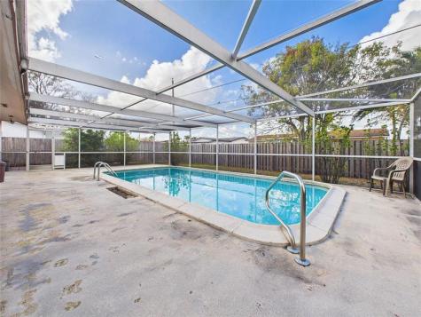 11351 NW 39th Place Sunrise FL 33323