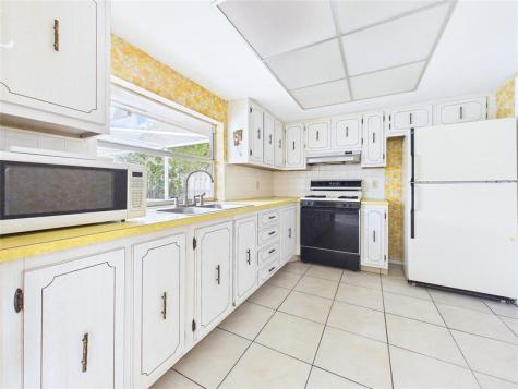 11351 NW 39th Place Sunrise FL 33323