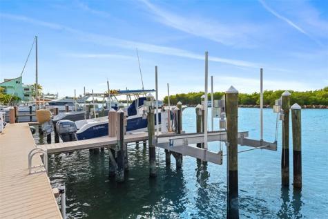 350 Desoto Street Hollywood FL 33019