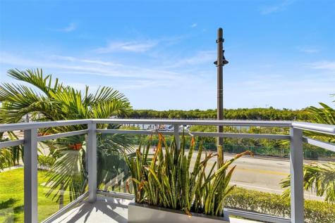 350 Desoto Street Hollywood FL 33019