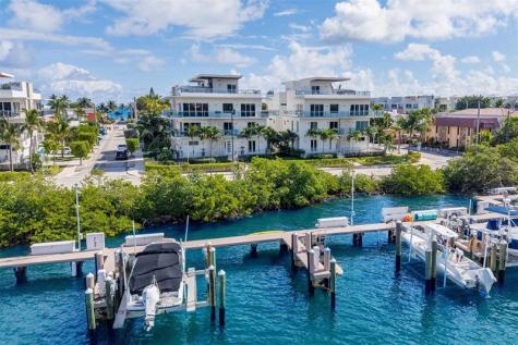 350 Desoto Street Hollywood FL 33019
