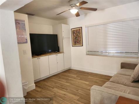 4610 NE 3rd Avenue Fort Lauderdale FL 33334