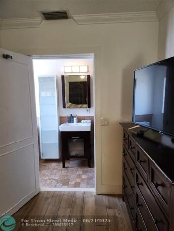 4610 NE 3rd Avenue Fort Lauderdale FL 33334