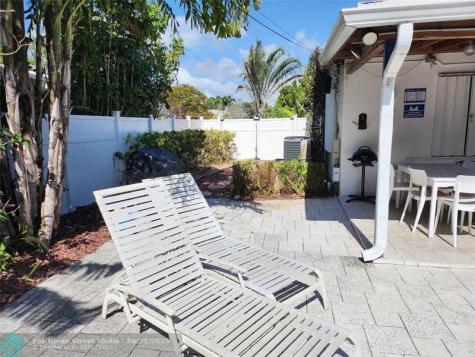 4610 NE 3rd Avenue Fort Lauderdale FL 33334