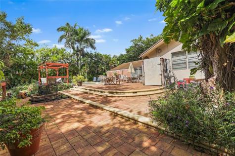 9700 NW 28th Street Hollywood FL 33024