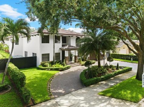 8340 NW 167th Terrace Miami Lakes FL 33016