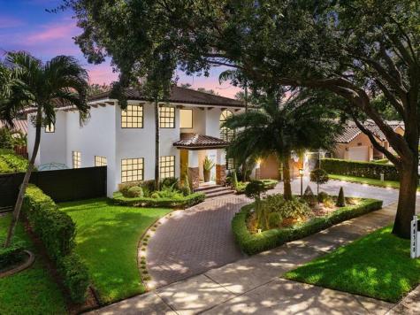 8340 NW 167th Terrace Miami Lakes FL 33016