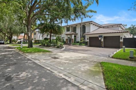 8340 NW 167th Terrace Miami Lakes FL 33016