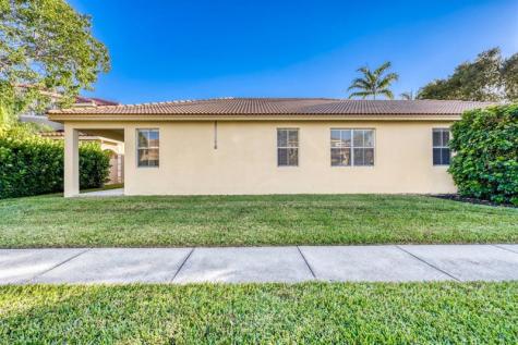 10566 Galleria Street Wellington FL 33414