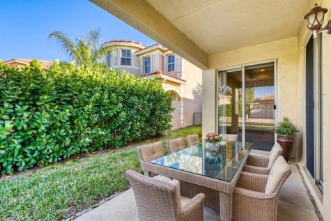 10566 Galleria Street Wellington FL 33414