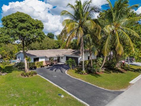 7509 NW 40th Place Coral Springs FL 33065