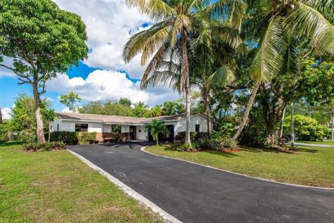 7509 NW 40th Place Coral Springs FL 33065