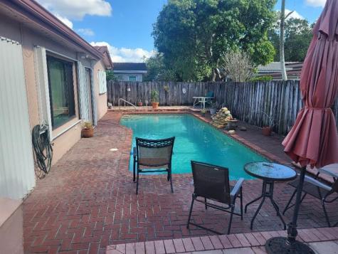10478 NW 4th Street Plantation FL 33324
