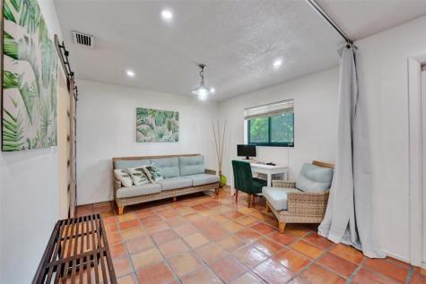 60 SE 10th Street Pompano Beach FL 33060