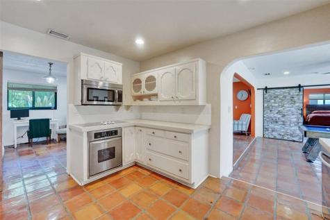 60 SE 10th Street Pompano Beach FL 33060