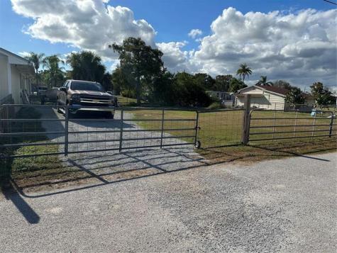 1166 5TH Street Okeechobee FL 34974
