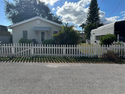 1166 5TH Street Okeechobee FL 34974