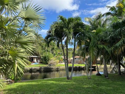 808 SW 8th Terrace Fort Lauderdale FL 33315