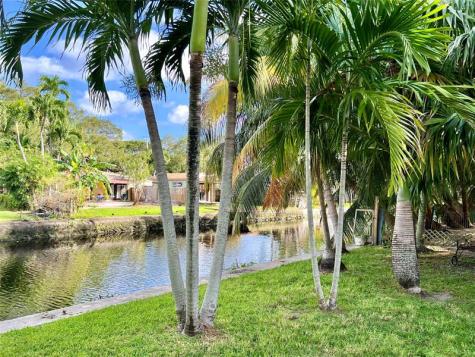 808 SW 8th Terrace Fort Lauderdale FL 33315