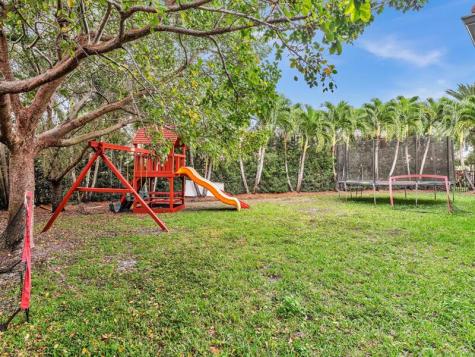 4092 NW 88 Terrace Cooper City FL 33024