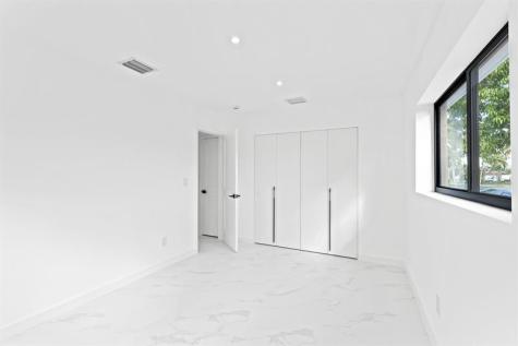 20500 Highland Lakes Boulevard Miami FL 33179