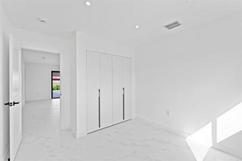 20500 Highland Lakes Boulevard Miami FL 33179